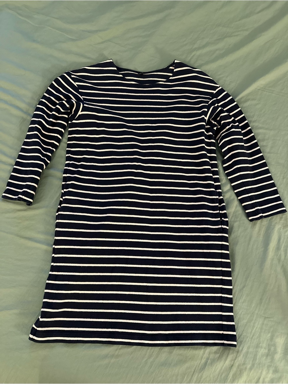 Uniqlo Navy and White Striped Long Sleeve Women's Dress with pockets